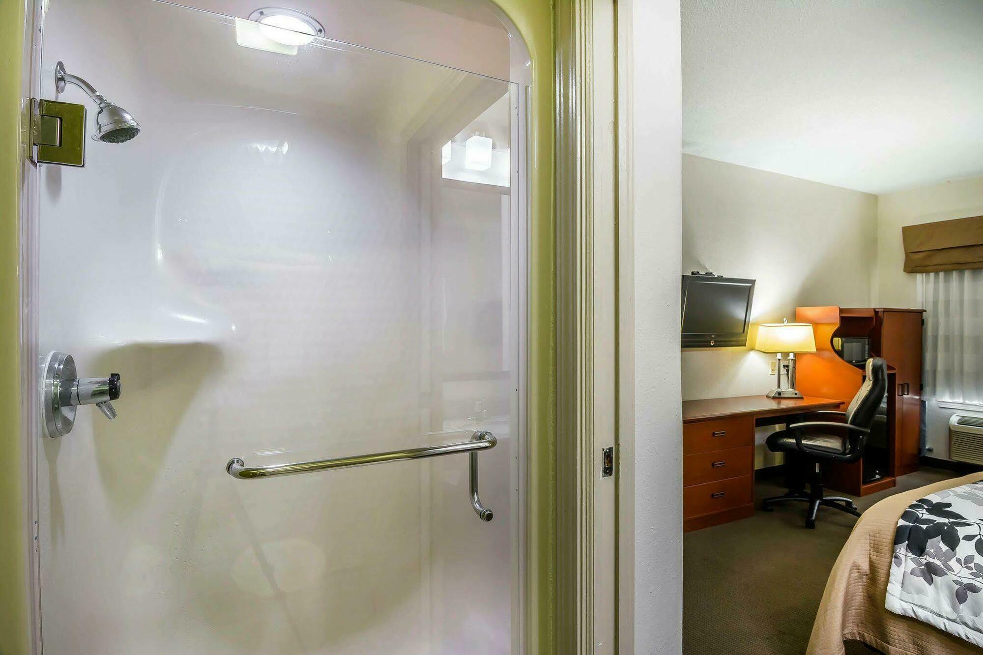 Sleep Peachtree - Atlanta 2*